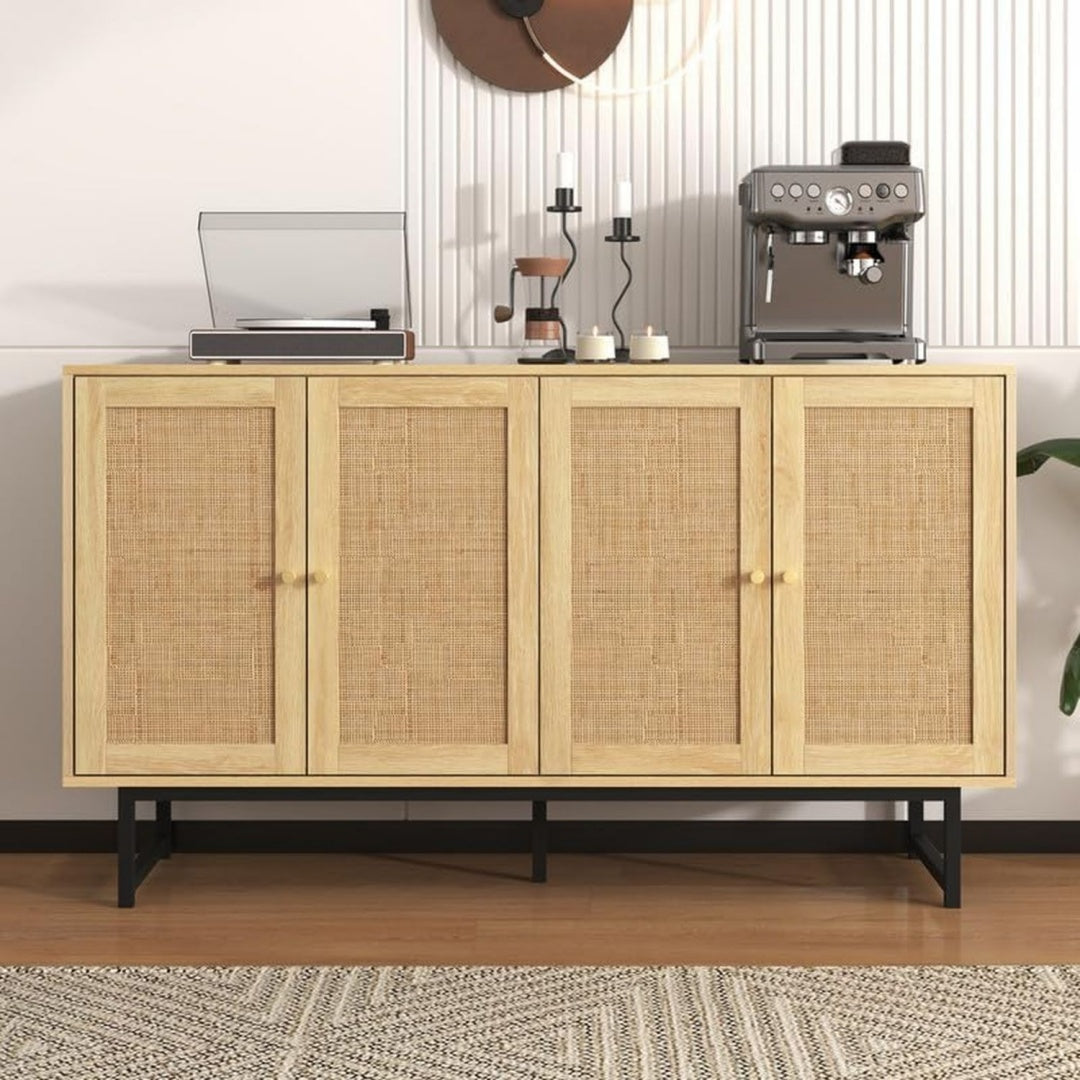 Pratique buffet en metal et rotin